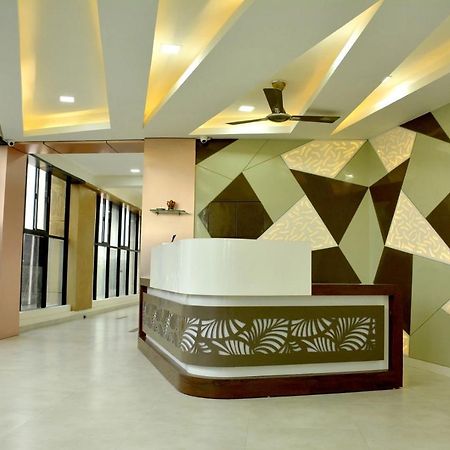 Hotel Tulip Plaza Ahmadábád Kültér fotó